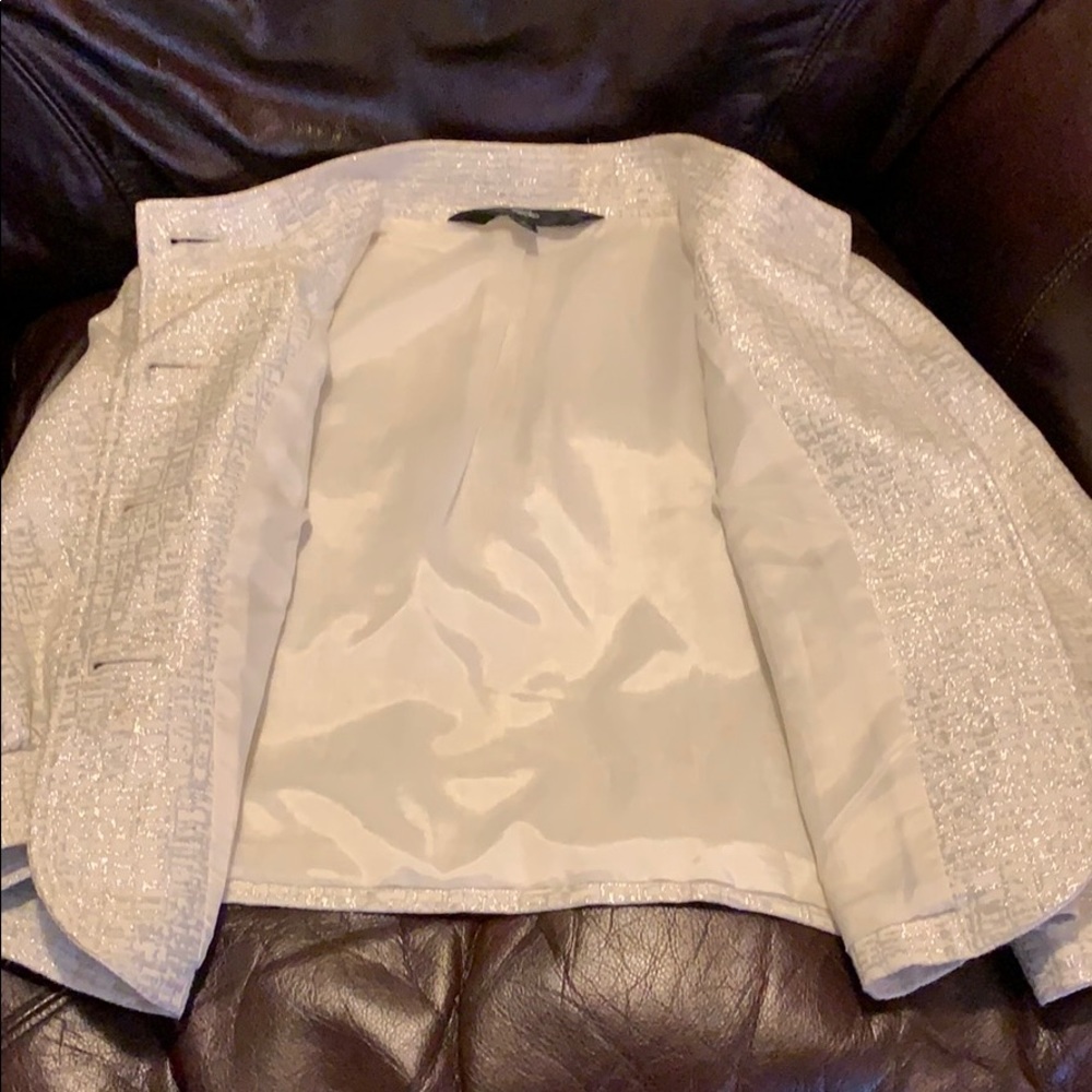 Coats - Picture 3 of 4